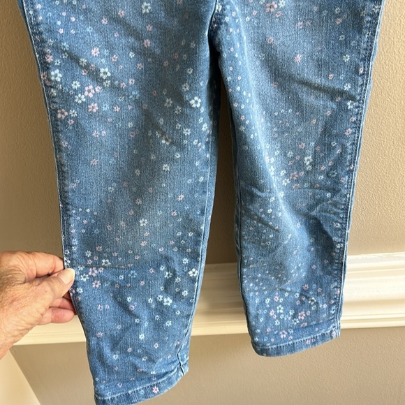 Osh Kosh Toddler Girls Daisy Print Classic Denim Overalls Size 4T - Picture 3 of 9